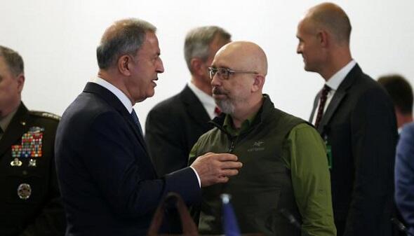 Акар переговорил с Резниковым