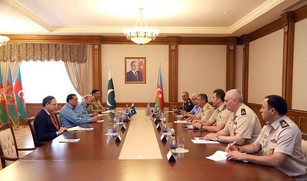 Zakir Həsənov pakistanlı marşalı qəbul etdi