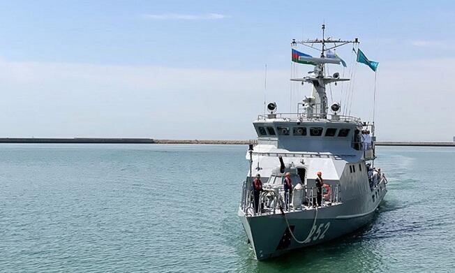 ВМС Казахстана прибыли в Азербайджан