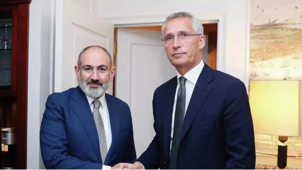 Paşinyan NATO Baş katibi ilə görüşdü