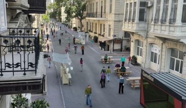 Bakının mərkəzində inanılmaz gözəllik - Video