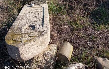 Ermənilərin növbəti vandallığı: məzarları dağıdıb… - Video