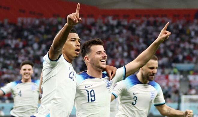 England beat France 6-4 to claim World Cup bronze