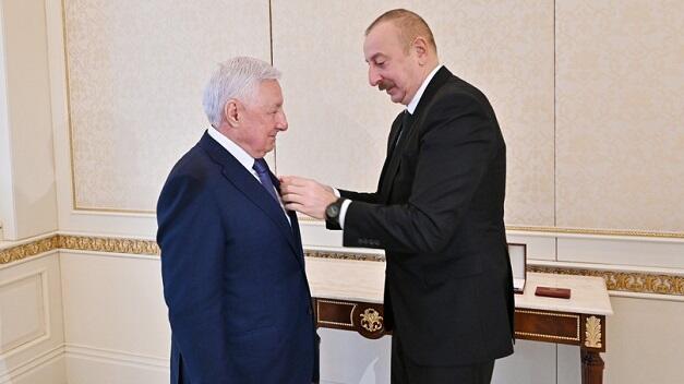 Ilham Aliyev presented the Order of Glory to Gurbanov