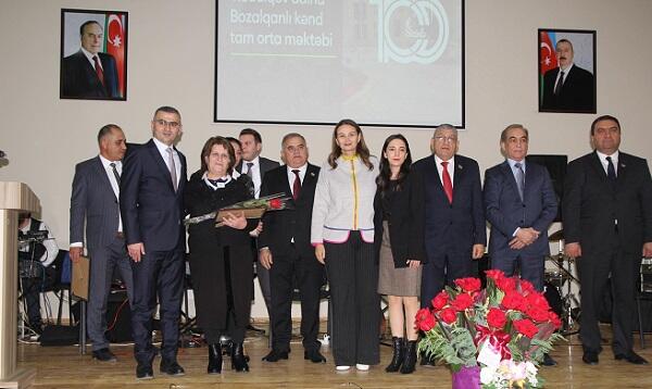 Millət vəkili 100 yaşlı məktəbin yubileyində