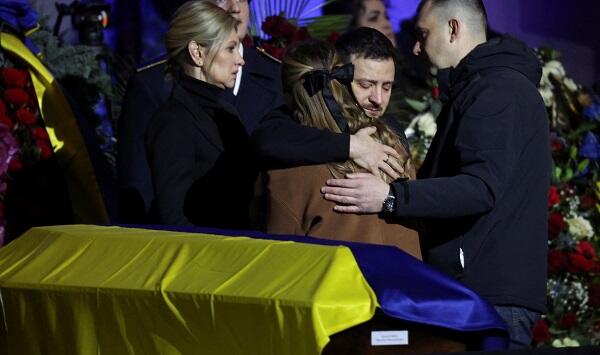 Zelensky at the funeral of the helicopter crash victims