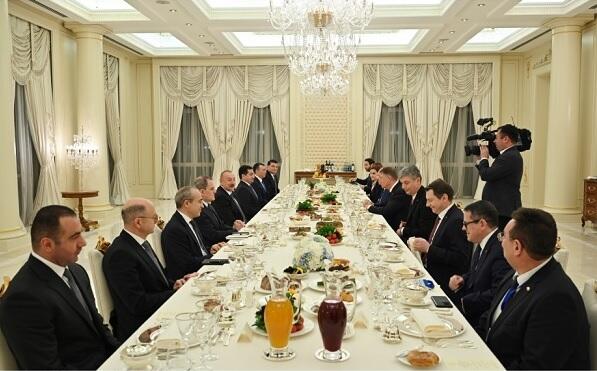 An official banquet was given in honor of Iohannis