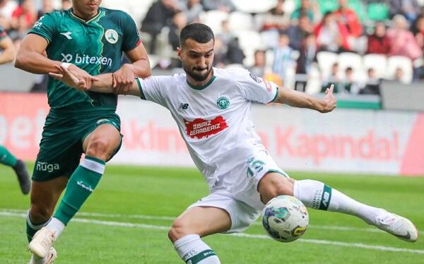 Mahir Emreli "Konyaspor"la vidalaşdı