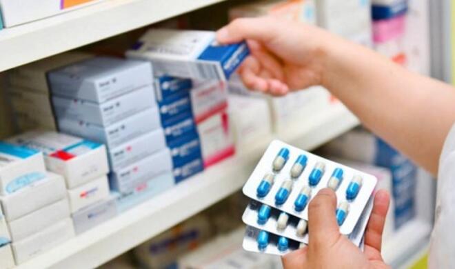 حذف تدریجی ارز ترجیحی؟ نگرانی‌ها درباره گرانی دارو افزایش یافت