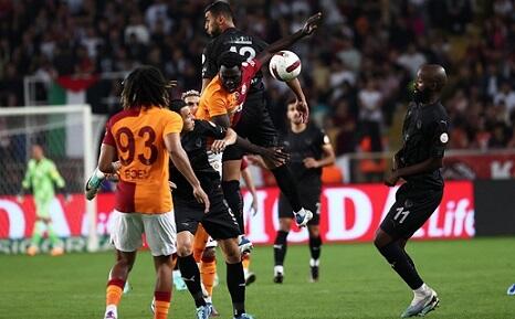 Renatın komandası "Qalatasaray"a məğlub oldu