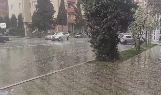 Sumqayıta və Bakıya dolu düşdü - Video