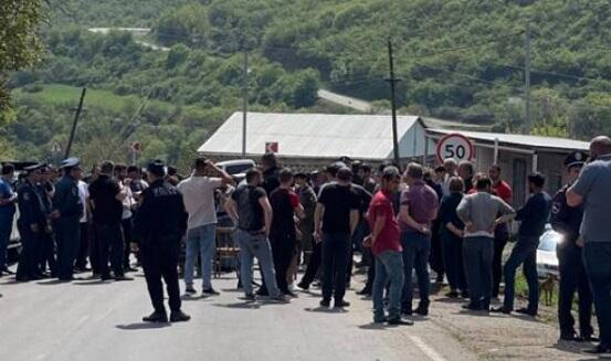 ارمنیستانین ایرانا یولو باغلاندی