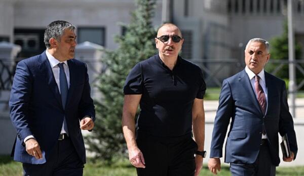 Президент на открытии отеля "Palace" в Ханкенди - Фото