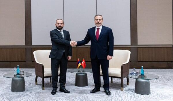 Мирзоян провел беседу с Фиданом