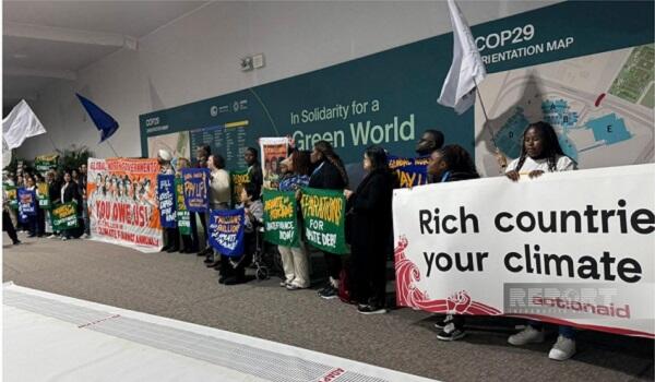 COP29-da konfrans iştirakçıları aksiya keçirdi - Video