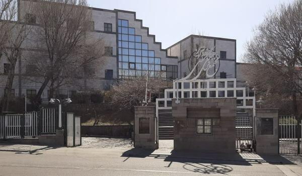 تبریزده "اؤلولری قویلایین" تماشاسی صحنه‌لشدیریله‌جک