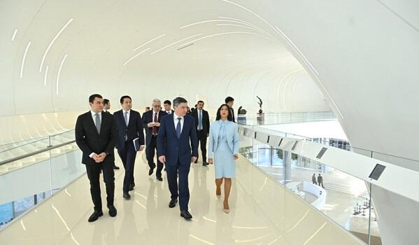 Oljas Bektenov Heydər Əliyev Mərkəzində - Foto