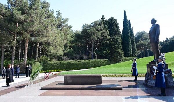 President of North Macedonia pays tribute to Heydar Aliyev -