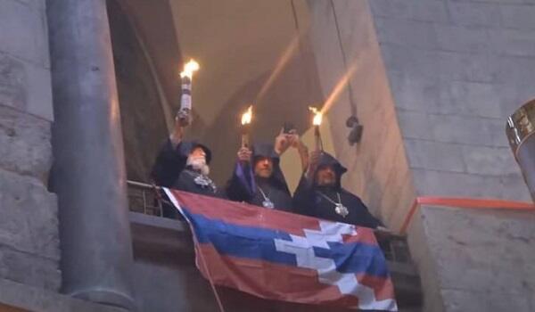 Qüdsdə bayram tədbirində erməni keşişlərin əxlaqsızlığı - Video