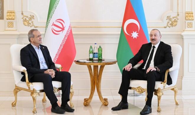 İlham Əliyev Pezeşkiana zəng etdi