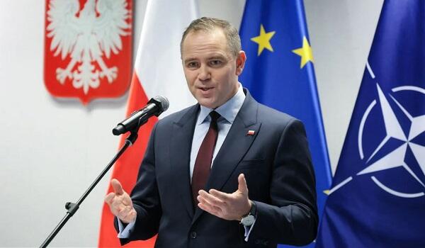 "Священник" попытался прорваться к президенту Польши
