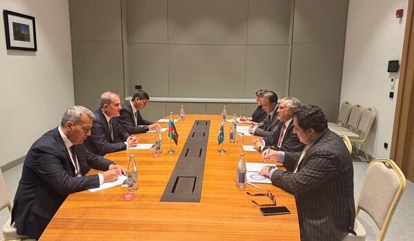 Байрамов провел встречу с главой МИД Пакистана