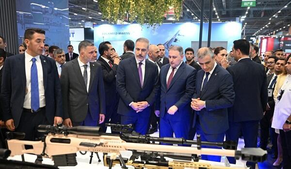 Bakı bu silahları təqdim etdi - Rusiya kanalı "narahat" oldu