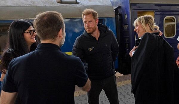 Şahzadə Harri Kiyevdədir - Video