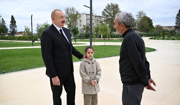 Gəncədə Prezidentin yanındakı kiçik qız kimdir? - Foto