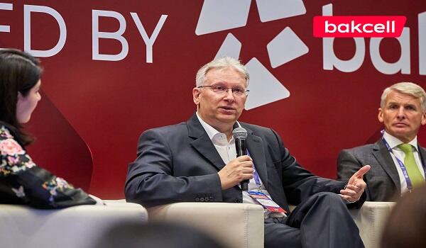 Müller "INMerge" İnnovasiya Sammitində çıxış etdi