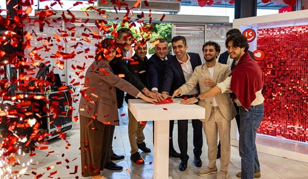 “Kontakt” Gürcüstanın ən böyük mall-larından birində mağaza açdı