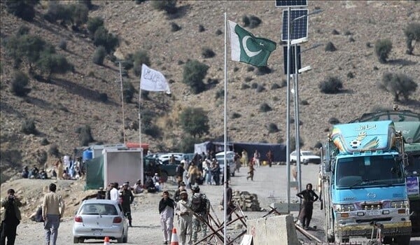 Pakistan Əfqanıstanla sərhədini bağladı