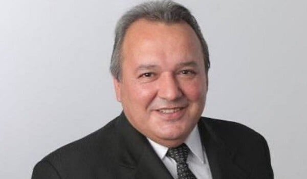 Deputatlığa namizəd canlı yayımda öldü - Video