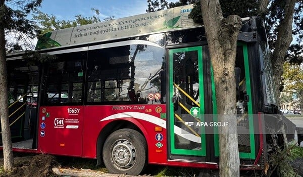 “Bakı Bus” avtobusu bulvara girdi - Video