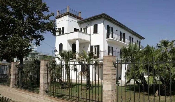 İtaliyada Mussolininin villası satılır