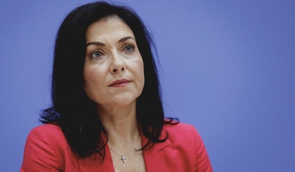 Rusiyanın hücumu: Alman nazir Kiyevdə sığınacağa girdi