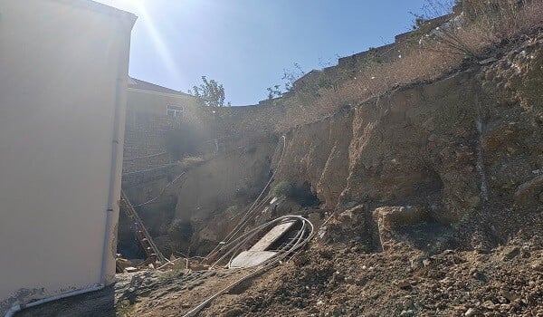 Bakıda sürüşmələrin monitorinqi: çoxsaylı çatlar... - Foto