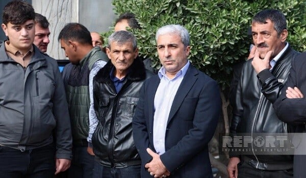 Əməkdar artist şəhid dəfnində: 33 il yolunu gözləmişik