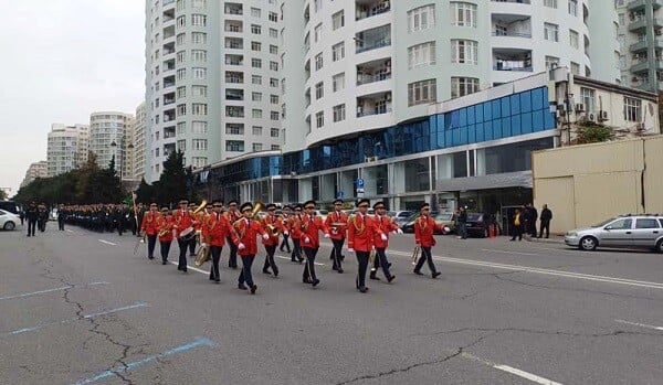 Hərbçilərin zəfər yürüşü keçirildi - Video