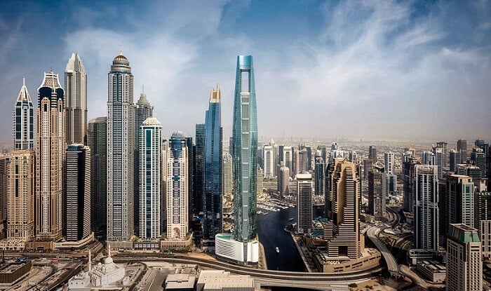 Dubayda dünyanın hündür oteli açıldı