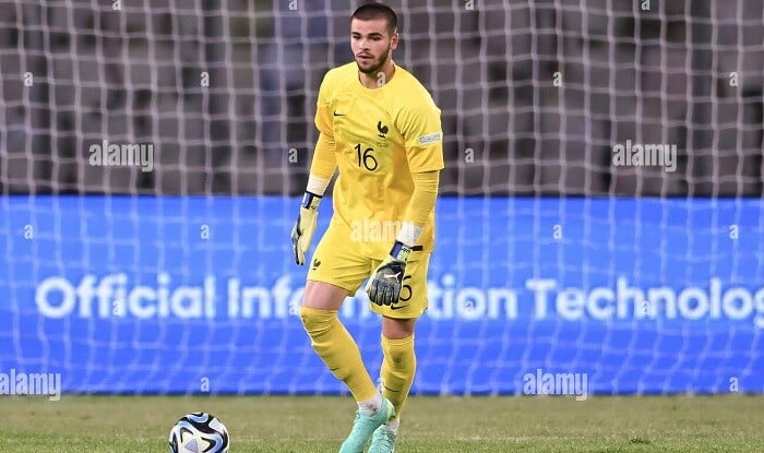 Millimizlə oyunda qol buraxdı: 90 ildən sonra tarixə düşdü