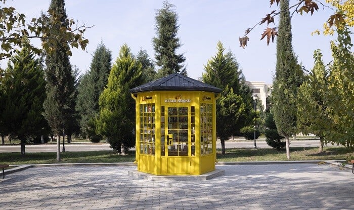 Göygöldə interaktiv kitab köşkü istifadəyə verildi