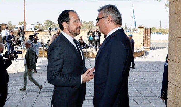 Kipr liderləri bufer zonada görüşdü