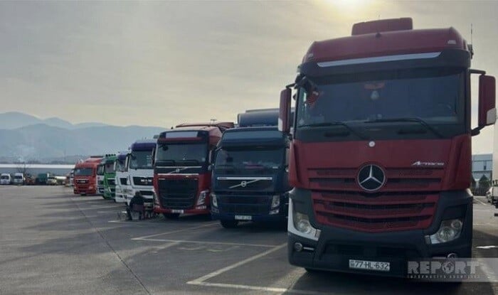 Gürcüstan Azərbaycan TIR-larını gömrükdən buraxmır - Foto