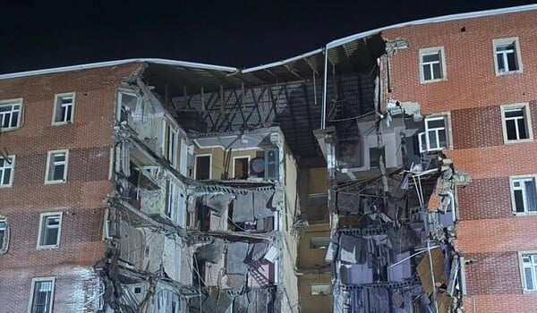 Goranboyda bina uçdu - Foto