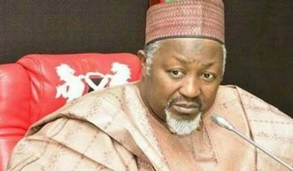 Nigeriyanın müdafiə naziri istefasından sonra öldü