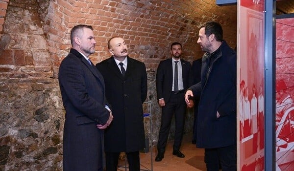 İlham Əliyev və Pelleqrini Devin qəsrində