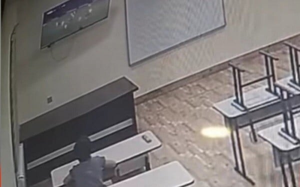 Sığınacaqda azyaşlının "Qarabağ" sevgisi... - Video