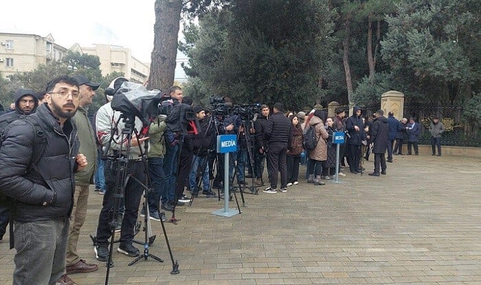 Fəxri Xiyabanda jurnalistlərə “cızıqdan çıxmaq” qadağası? - Foto