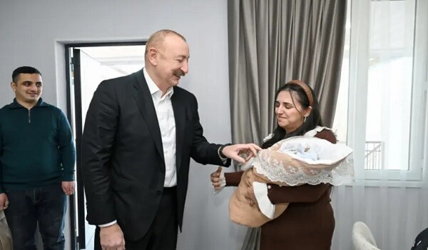 Prezident: Bala neçə aylıqdır? - Video